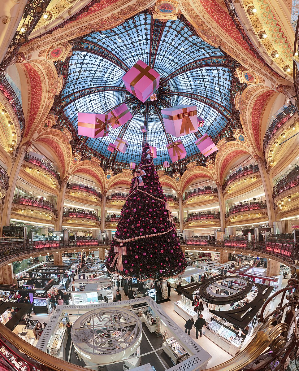 a magical christmas tree at galeries lafayette in paris